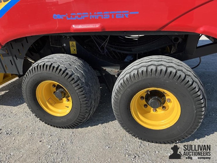2019-new-holland-340-image-14