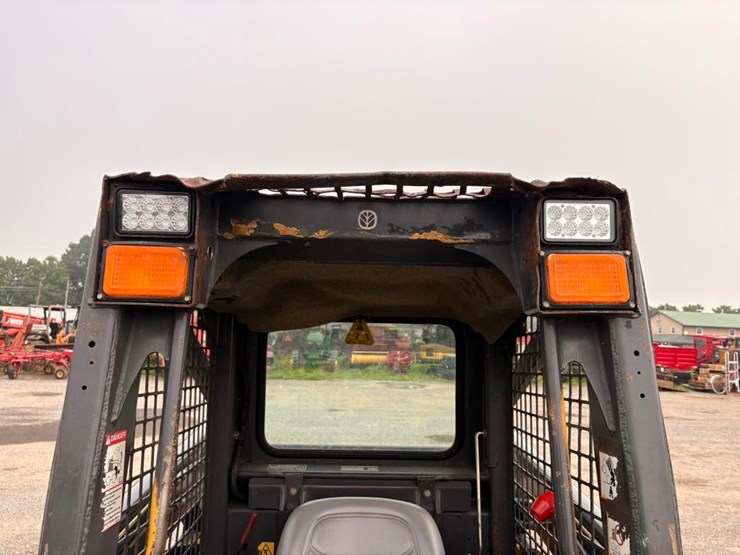 2003-new-holland-ls150-image-18