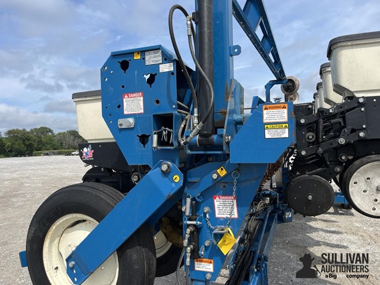 2009-kinze-3600-image-11