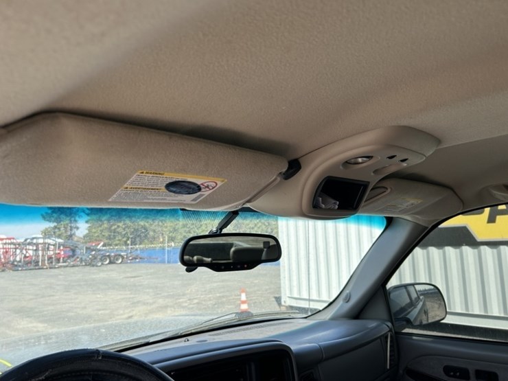 2003-chevrolet-silverado-1500hd-image-19