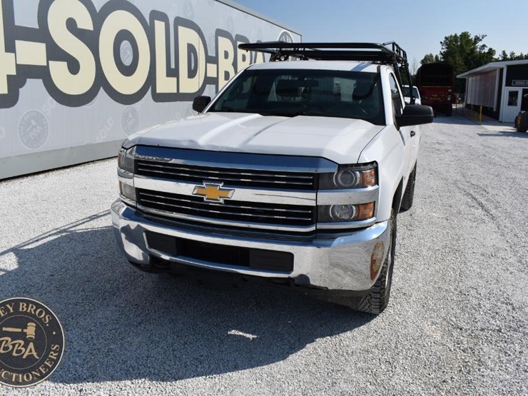 2015-chevrolet-silverado-2500hd-image-27