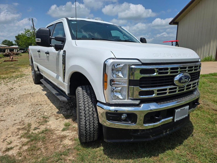 2024-ford-f350-image-3