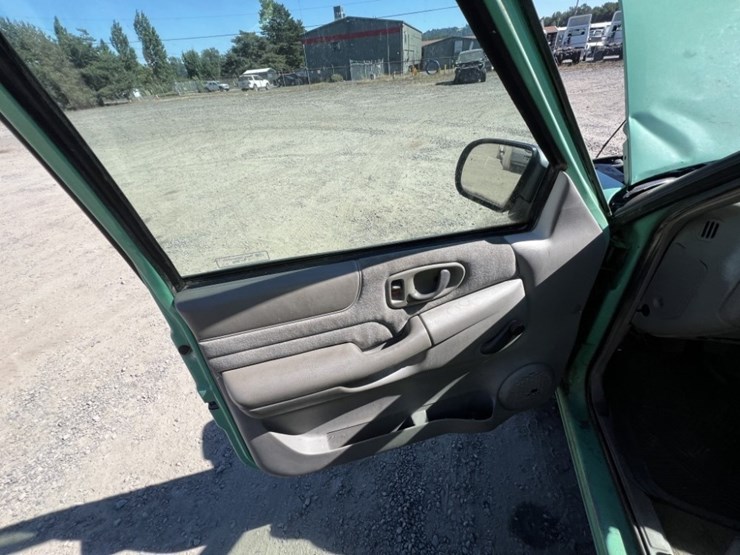 1998-chevrolet-s10-image-24