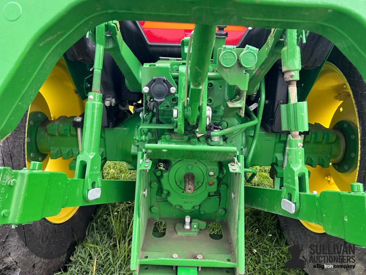 2023-john-deere-5067e-image-11