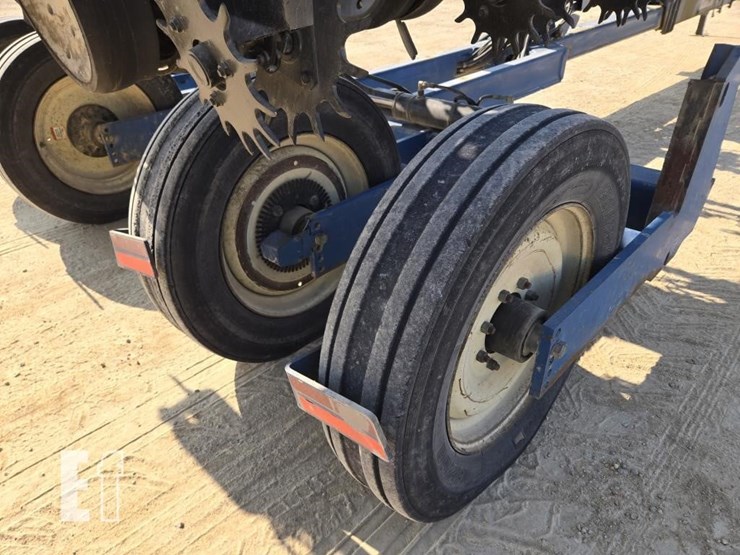 2009-kinze-3600-image-15