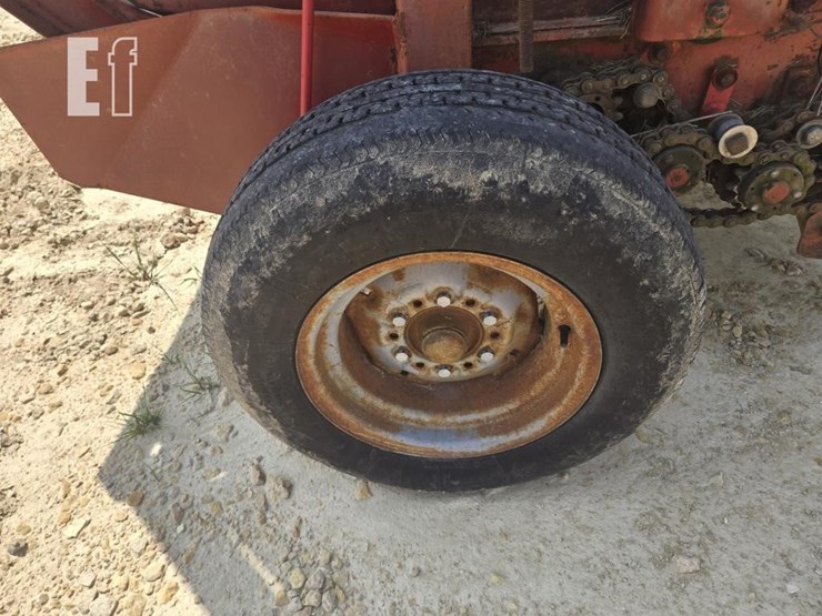 massey-ferguson-560-image-6