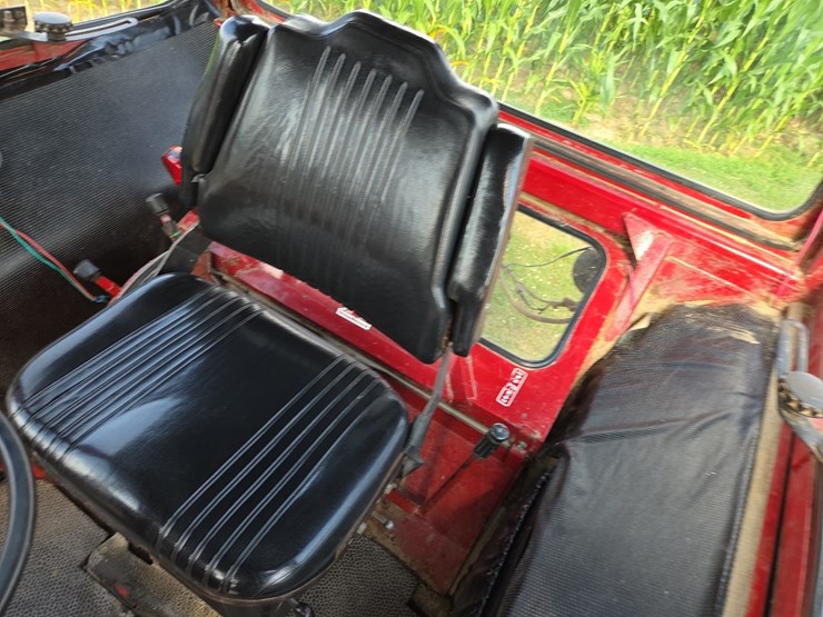 1976-ih-1466-tractor-image-56