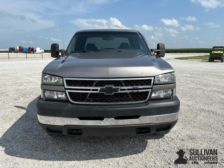 2006-chevrolet-silverado-2500hd-image-2
