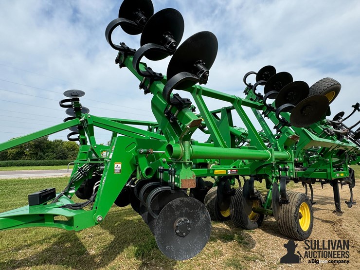 2015-john-deere-2730-image-13