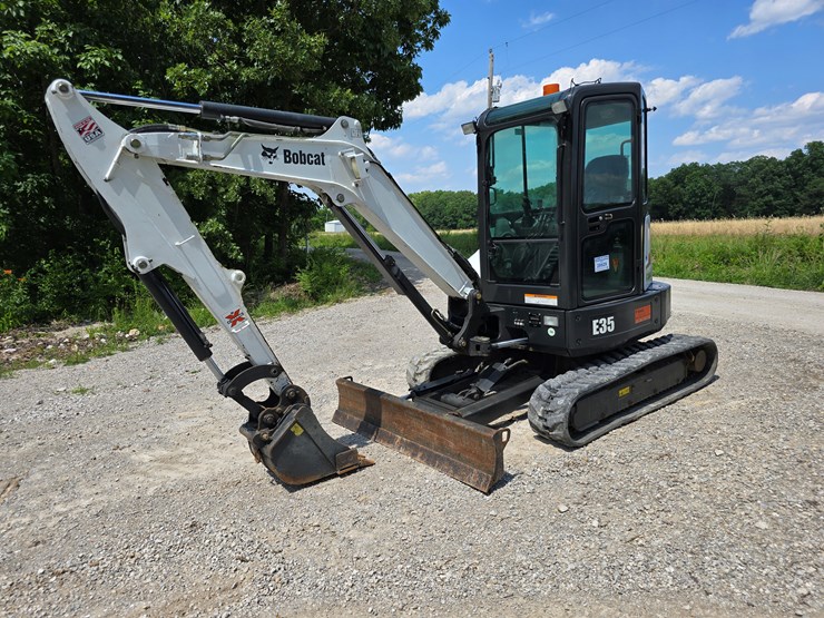 2012-bobcat-e35-image-4