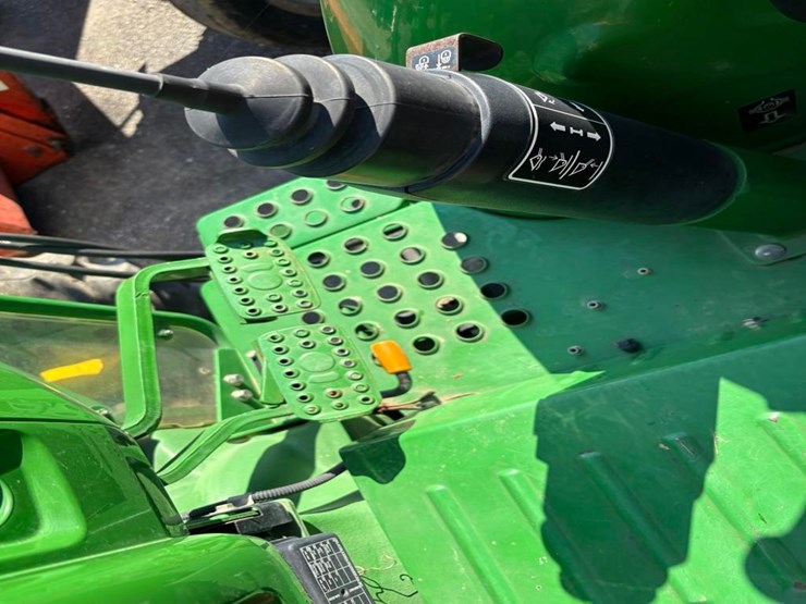 2015-john-deere-5055e-image-26