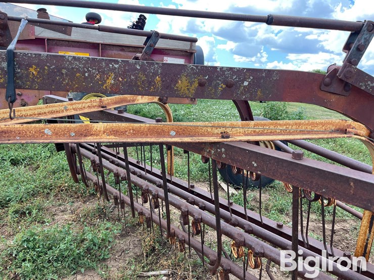 new-holland-55-image-12