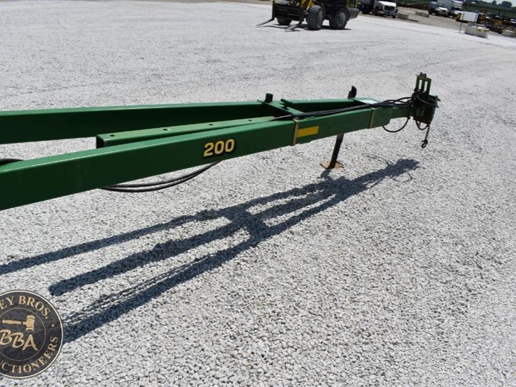 john-deere-200-image-22