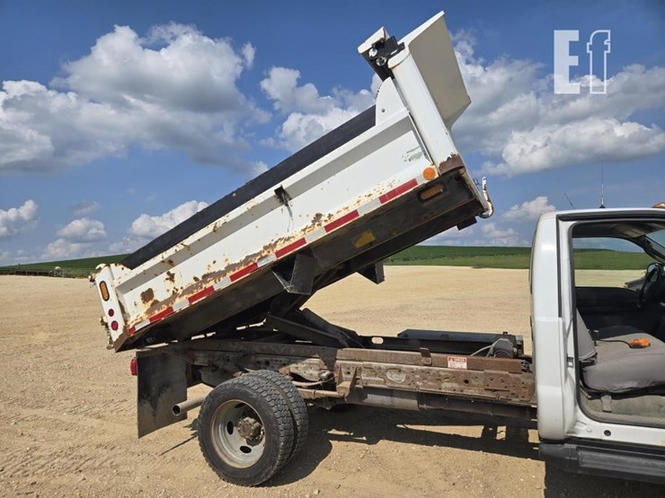 2006-ford-f550-image-23
