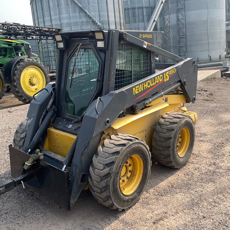 NEW HOLLAND LS180