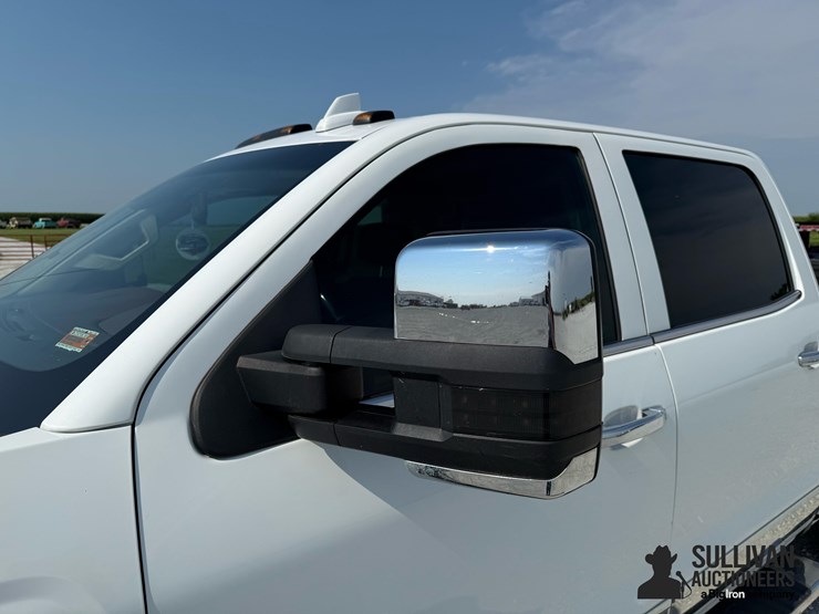 2017-chevrolet-3500hd-image-12