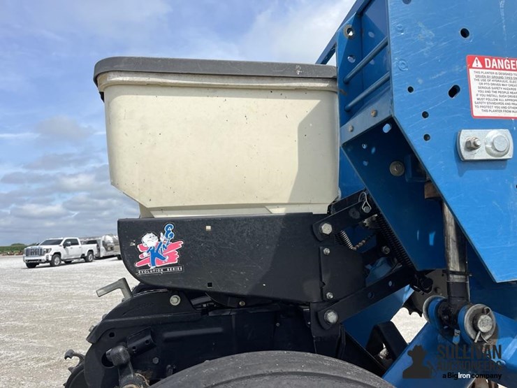 2009-kinze-3600-image-18