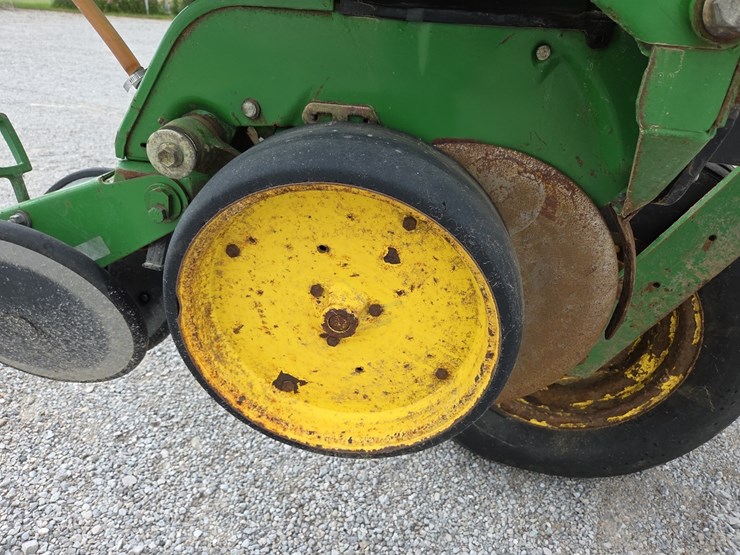 john-deere-7200-image-23