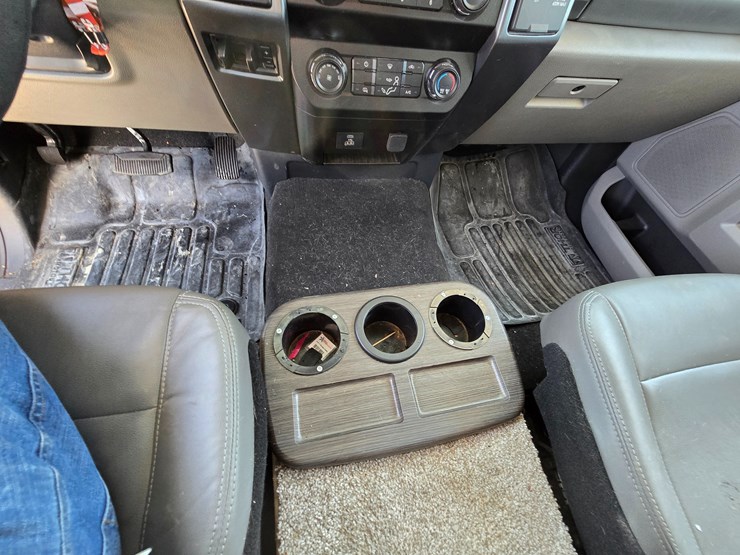 2022-ford-f600-image-102
