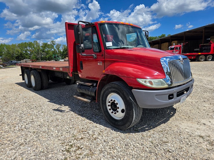 2003-international-durastar-4400-image-53