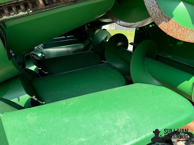 2023-john-deere-c12f-image-14