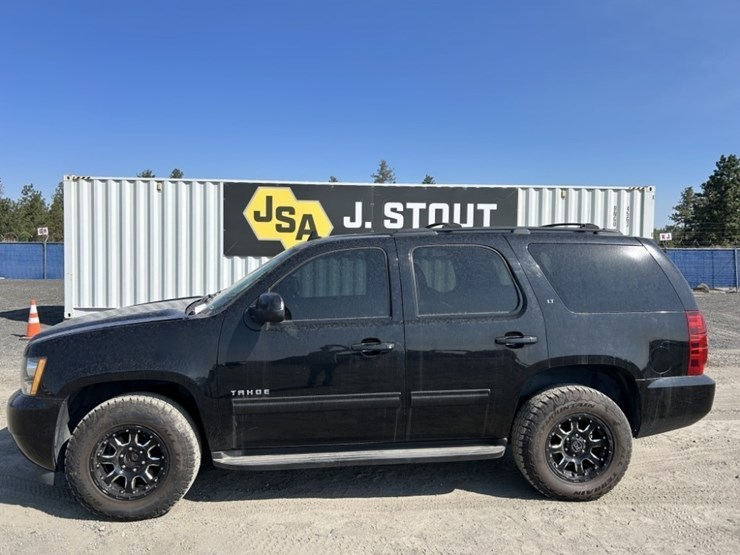 2012-chevrolet-tahoe-lt-image-2