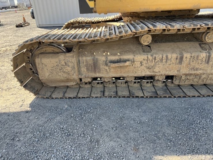 caterpillar-330b-image-13