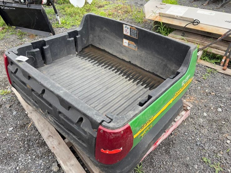 john-deere-gator-image-2