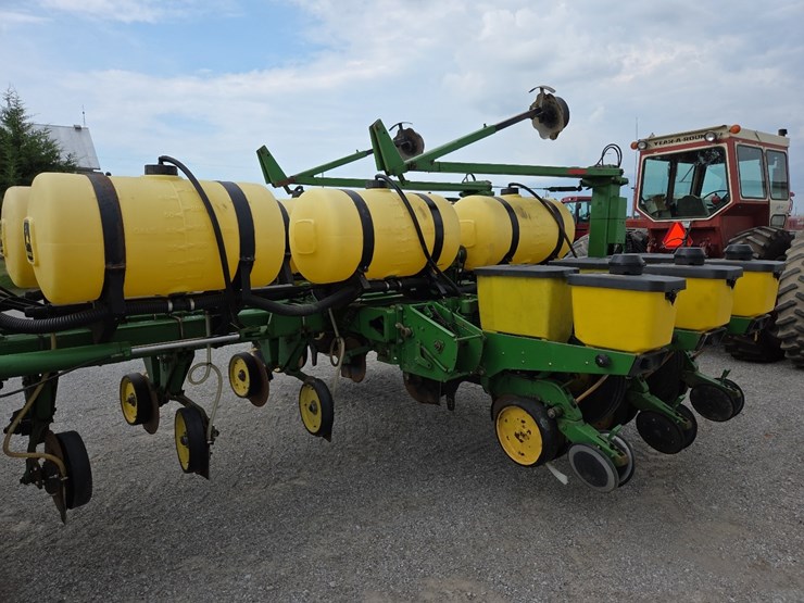 john-deere-7200-image-28