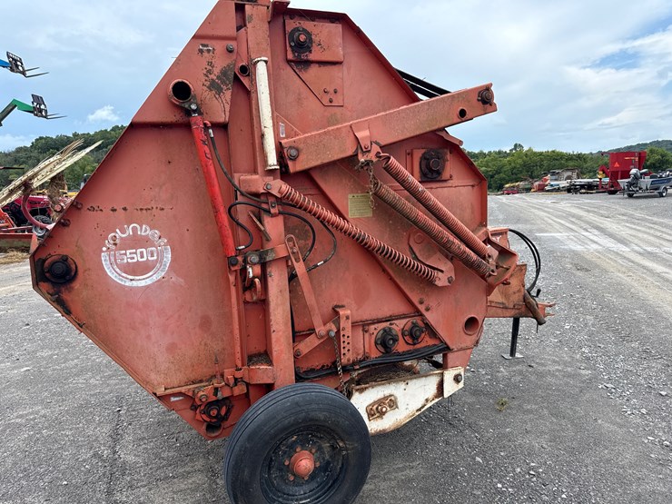 hesston-5500-image-4