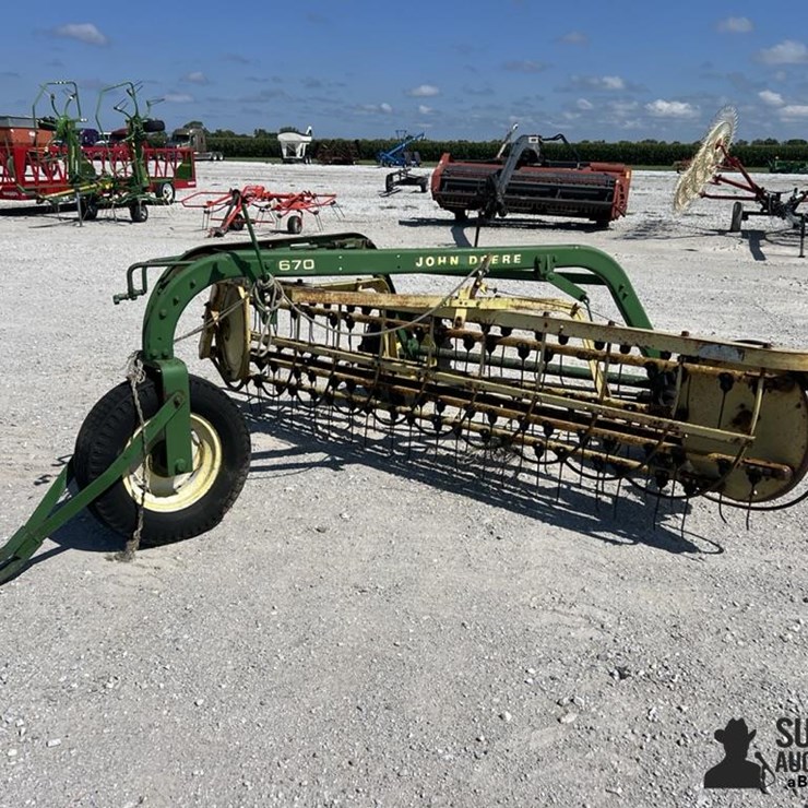 JOHN DEERE 670