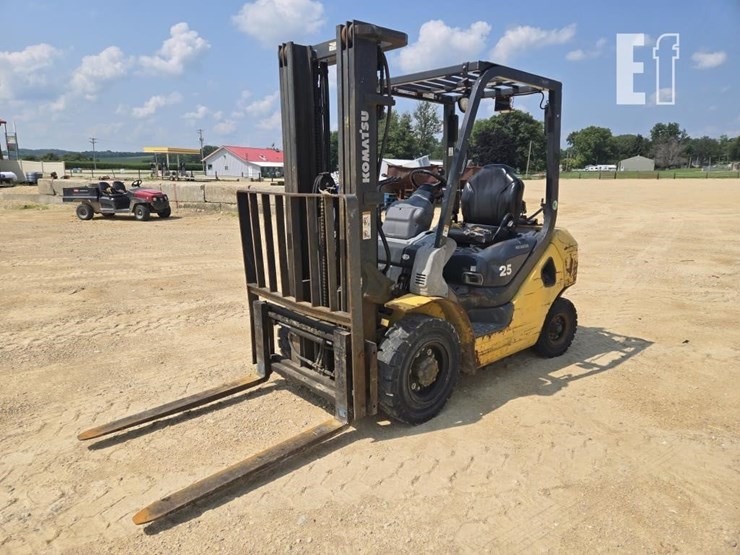 2013-komatsu-fg25t-16-image-3