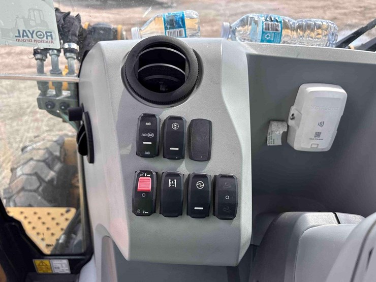 caterpillar-420f2-image-32