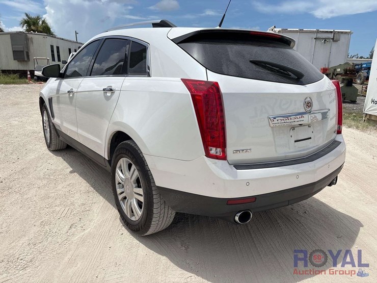 2013-cadillac-srx-image-4