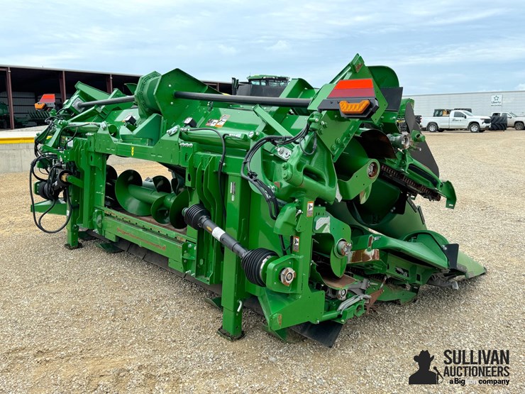 2023-john-deere-c12f-image-5