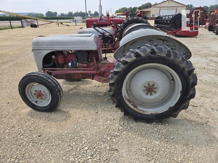 ford-tractor-image-4