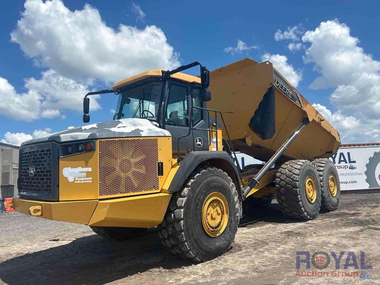 2015-deere-410e-image-29