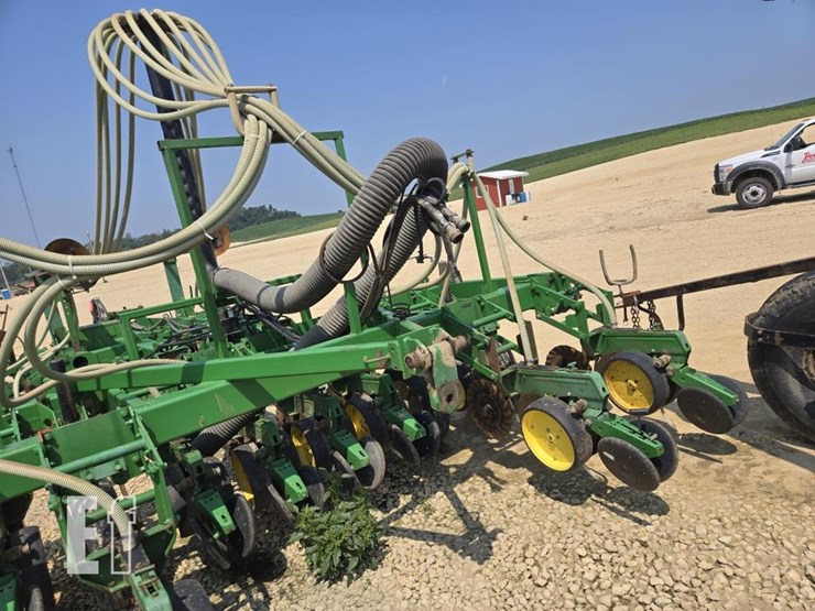 john-deere-7000-image-9