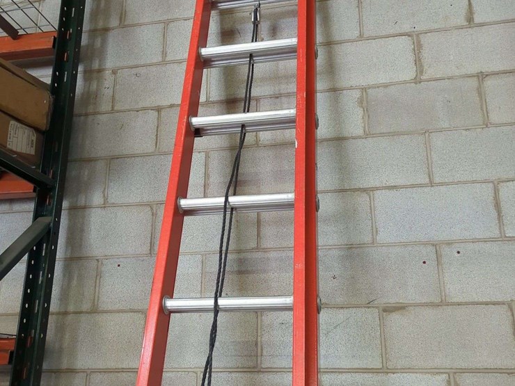 werner-24-ft-extension-ladder-image-3