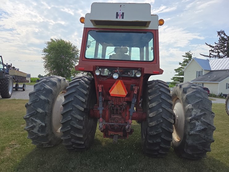 1976-ih-1466-tractor-image-26