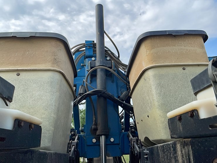 kinze-2600-image-29