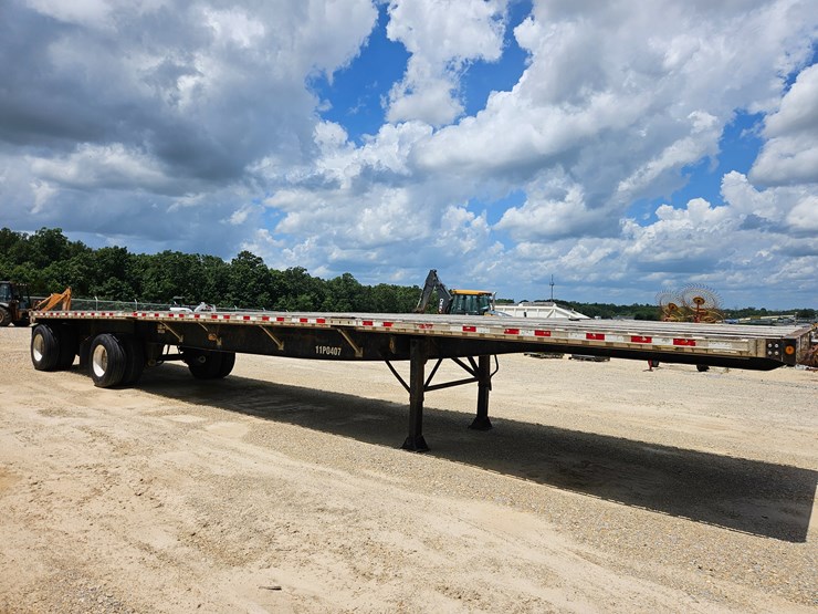 2011-great-dane-48'-x-102"-image-2