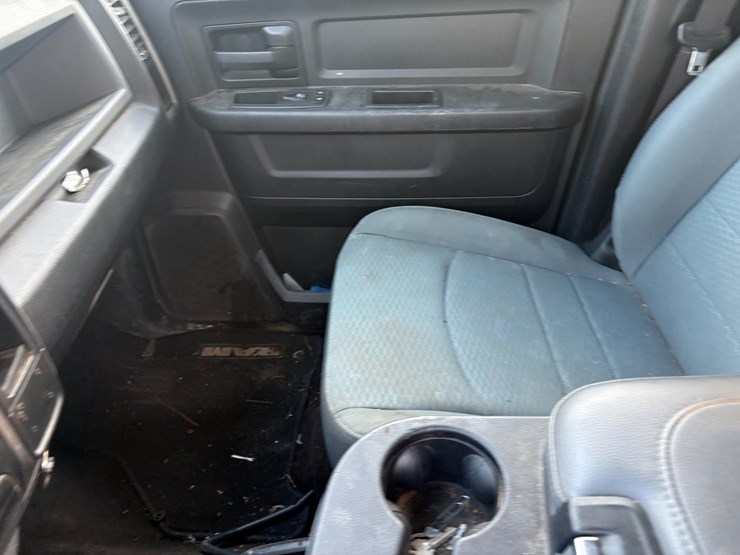 2016-dodge-ram-1500-image-25