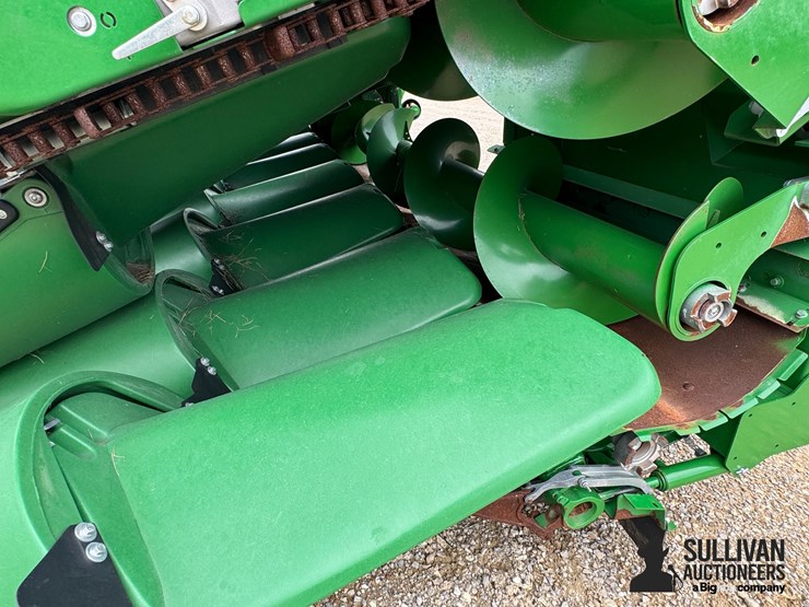 2023-john-deere-c12f-image-14