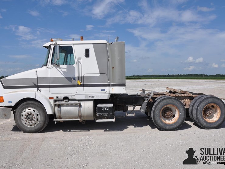 1989-white-wia64t-image-8