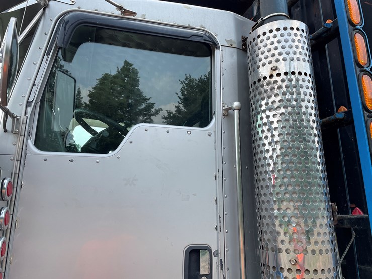 2005-kenworth-t800-image-13