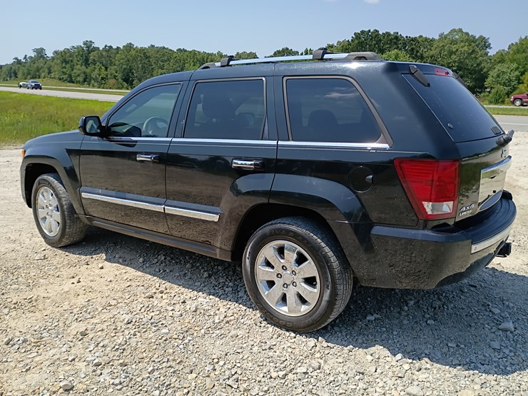2010-jeep-grand-cherokee-image-8
