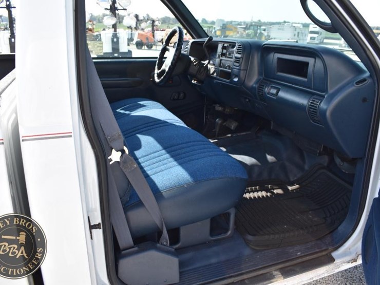 1999-chevrolet-3500-image-35