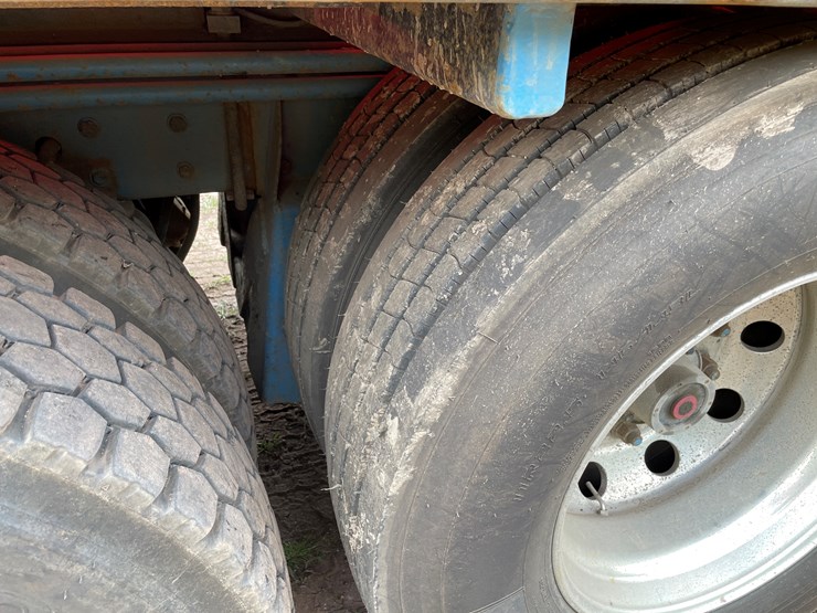 2005-kenworth-t800-image-19