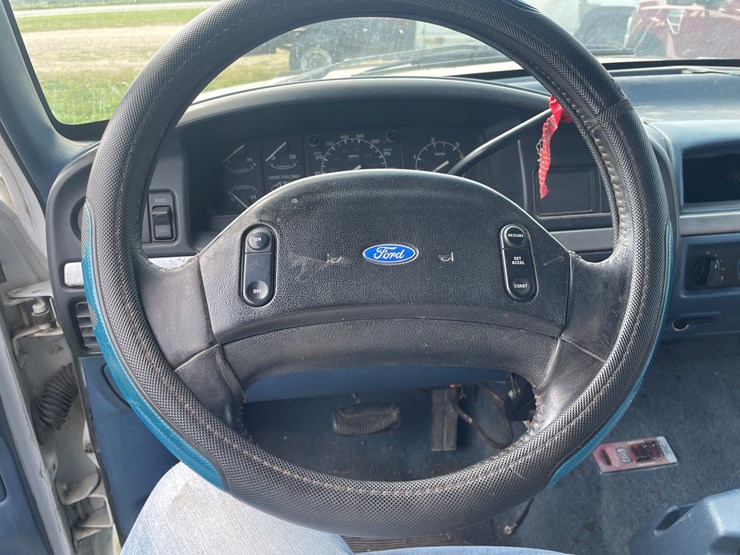 1995-ford-f350-image-8